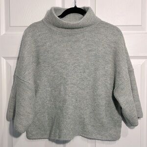 Mossimo cropped turtleneck sweater w/ 3/4 sleeve - Gray - Size Medium
